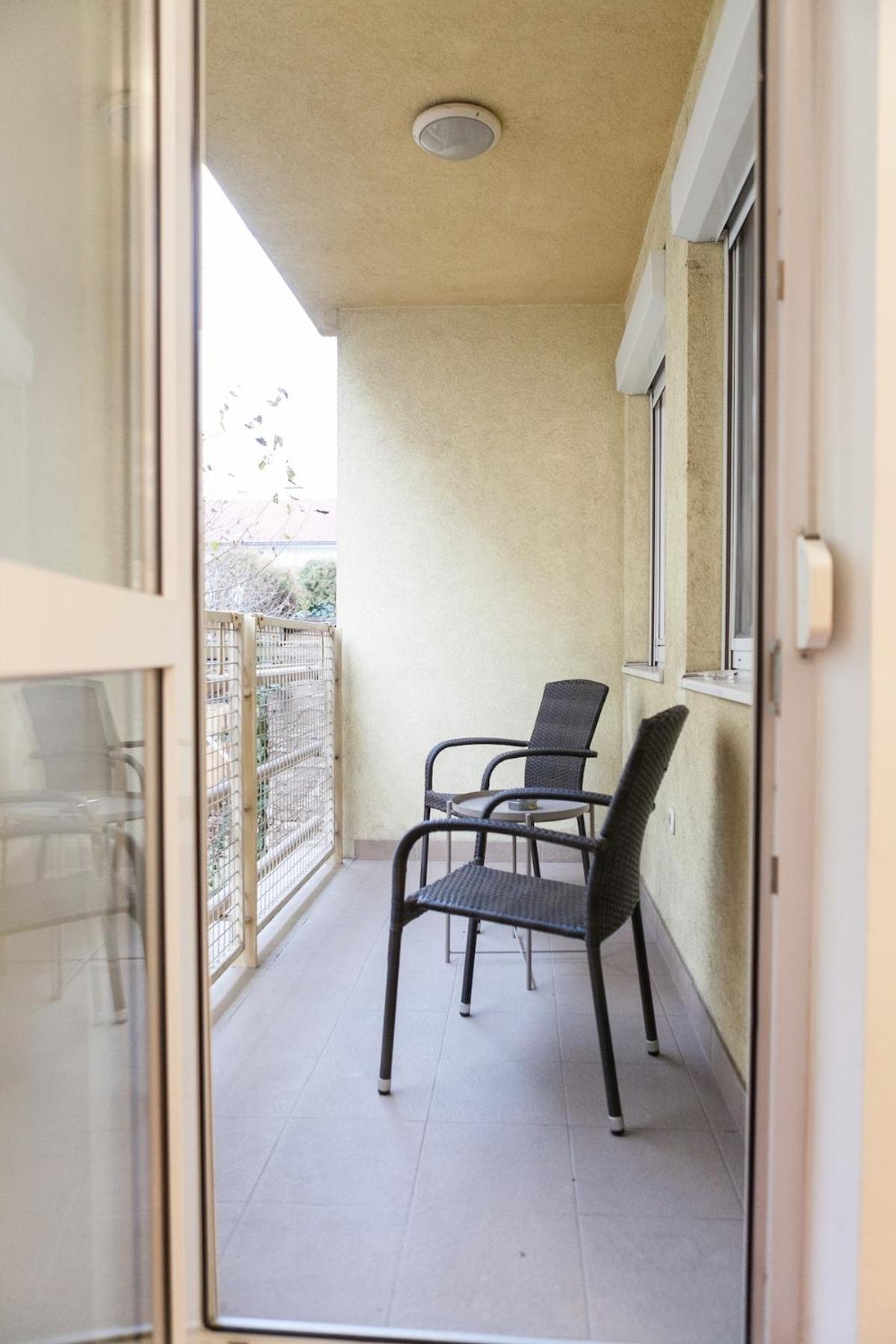 Bao An Center - Free Parking Apartment *